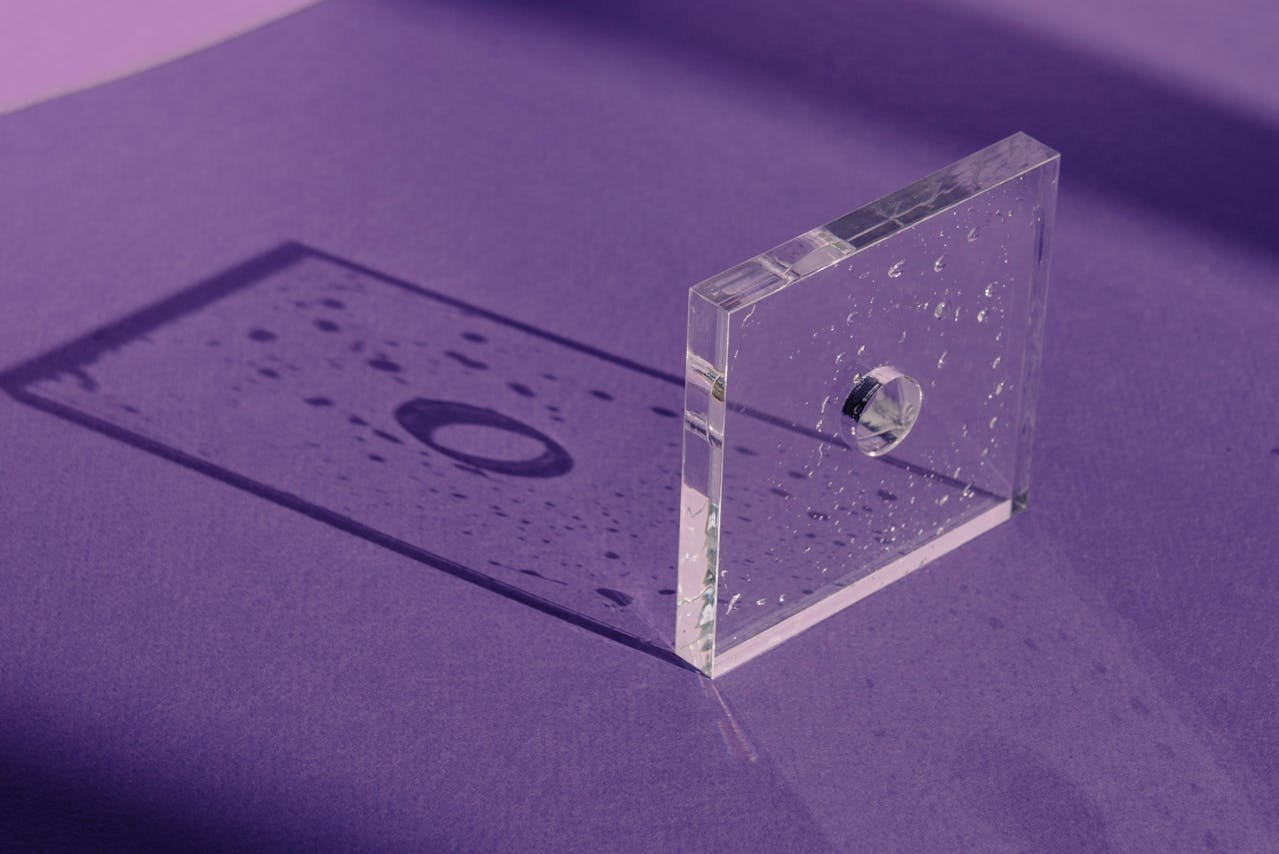 glass-shadow